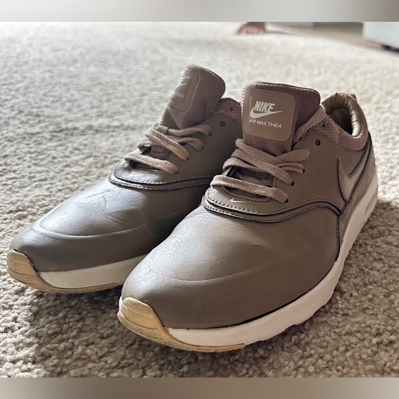 This is a unique Nike sneakers  ! - Picture 4 of 7